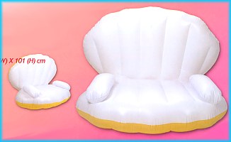 GIANT
      INFLATABLE CLAM CHAIR