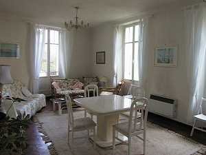 vacation rental living room